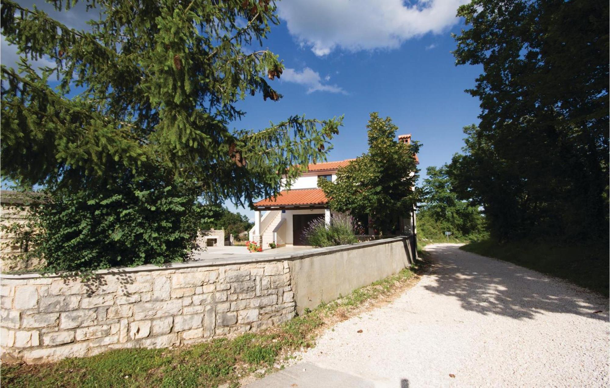 Amazing Apartment In Pazin With Wifi Katun Lindarski Ngoại thất bức ảnh