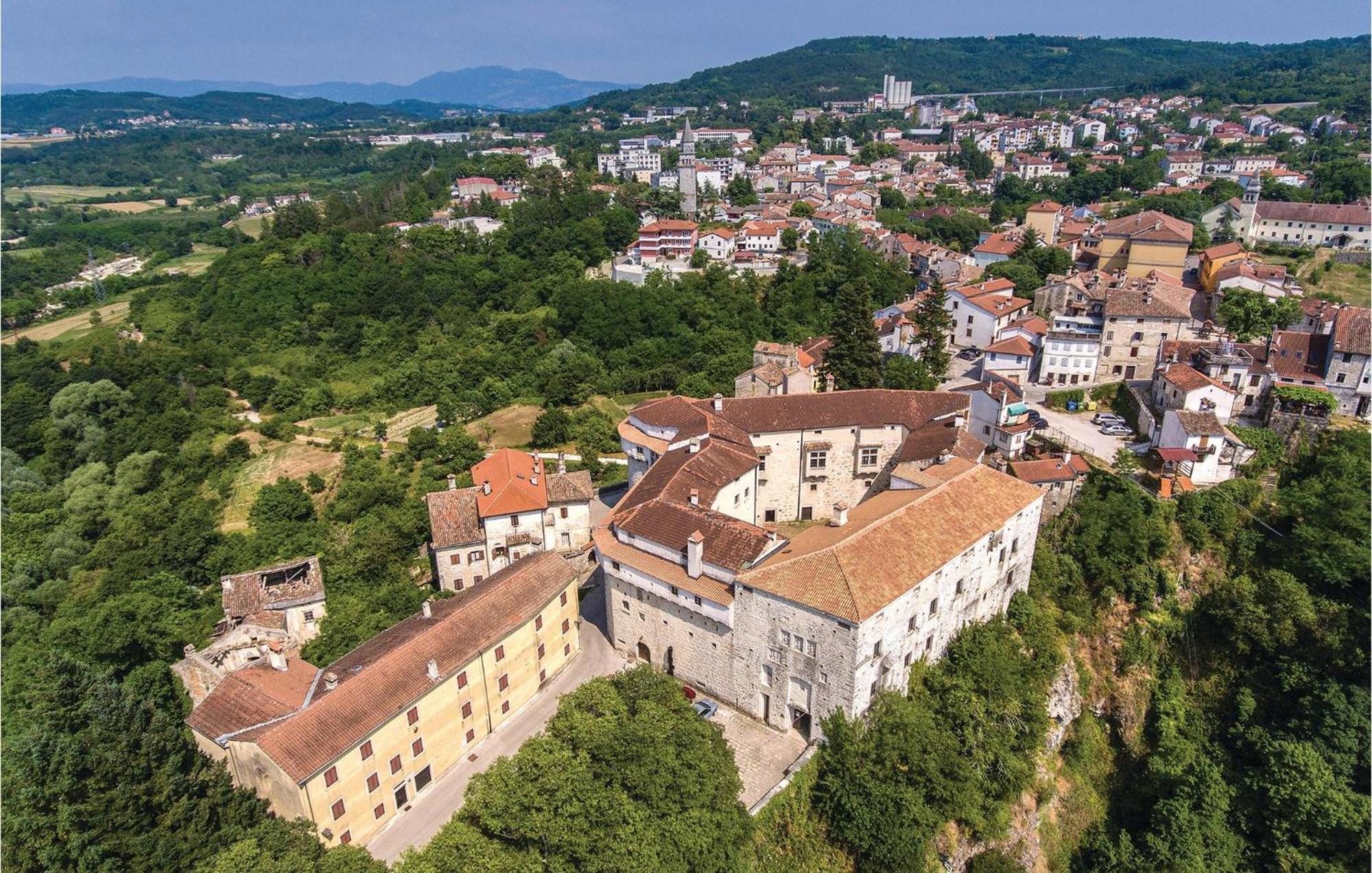 Amazing Apartment In Pazin With Wifi Katun Lindarski Ngoại thất bức ảnh